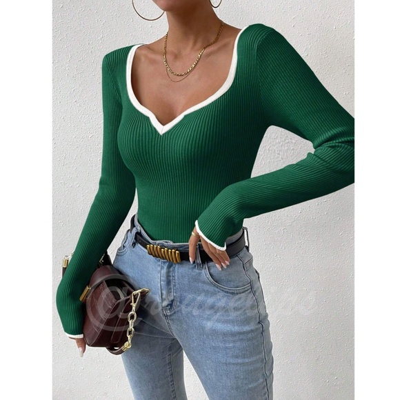 Green Rib Knit Sweetheart Neck Contrast White Trim Long Sleeve Fitted Sweater - Picture 3 of 9